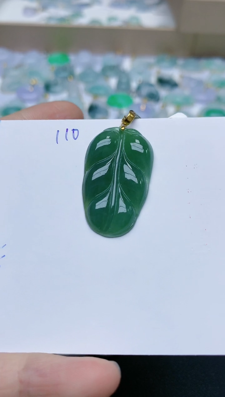 【闪购商品】翡翠颈饰18K金镶嵌天然翡翠A货    