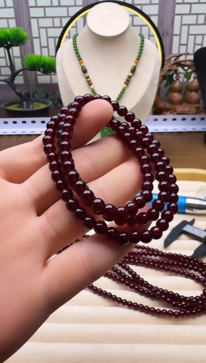 颈饰未镶嵌石榴石L102   