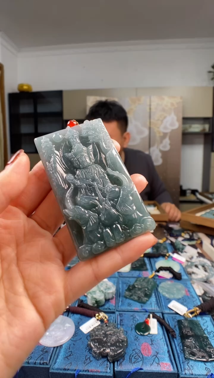 颈饰未镶嵌翡翠多样性发其一