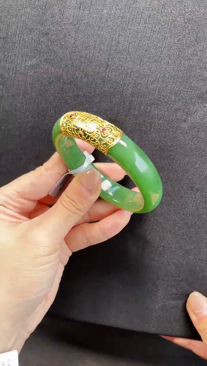 【闪购商品】和田玉手镯18K金镶嵌59多样性发一Z