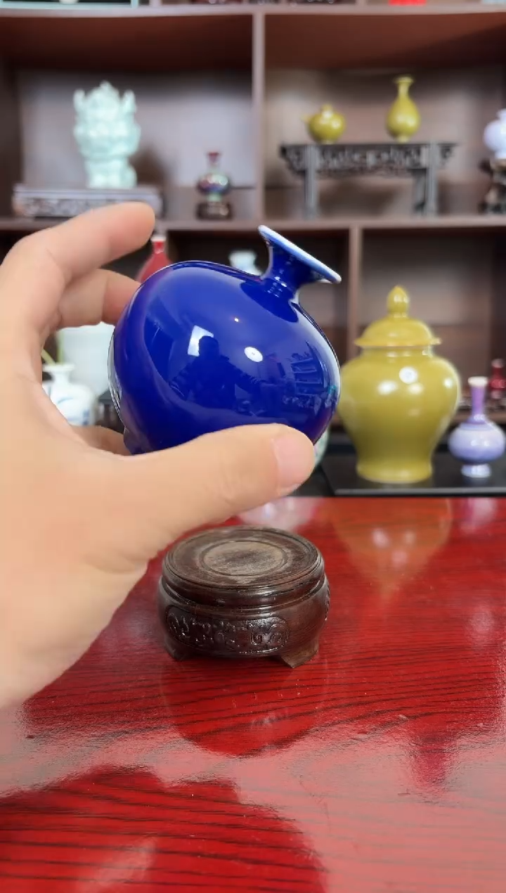 摆件瓷12.28早微瑕小花瓶摆件