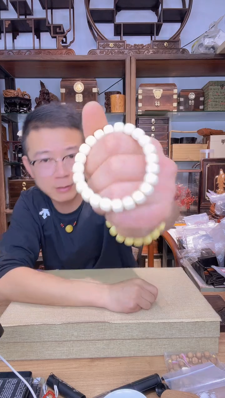 乌木类书架125猛犸高品8*9老型单圈手串