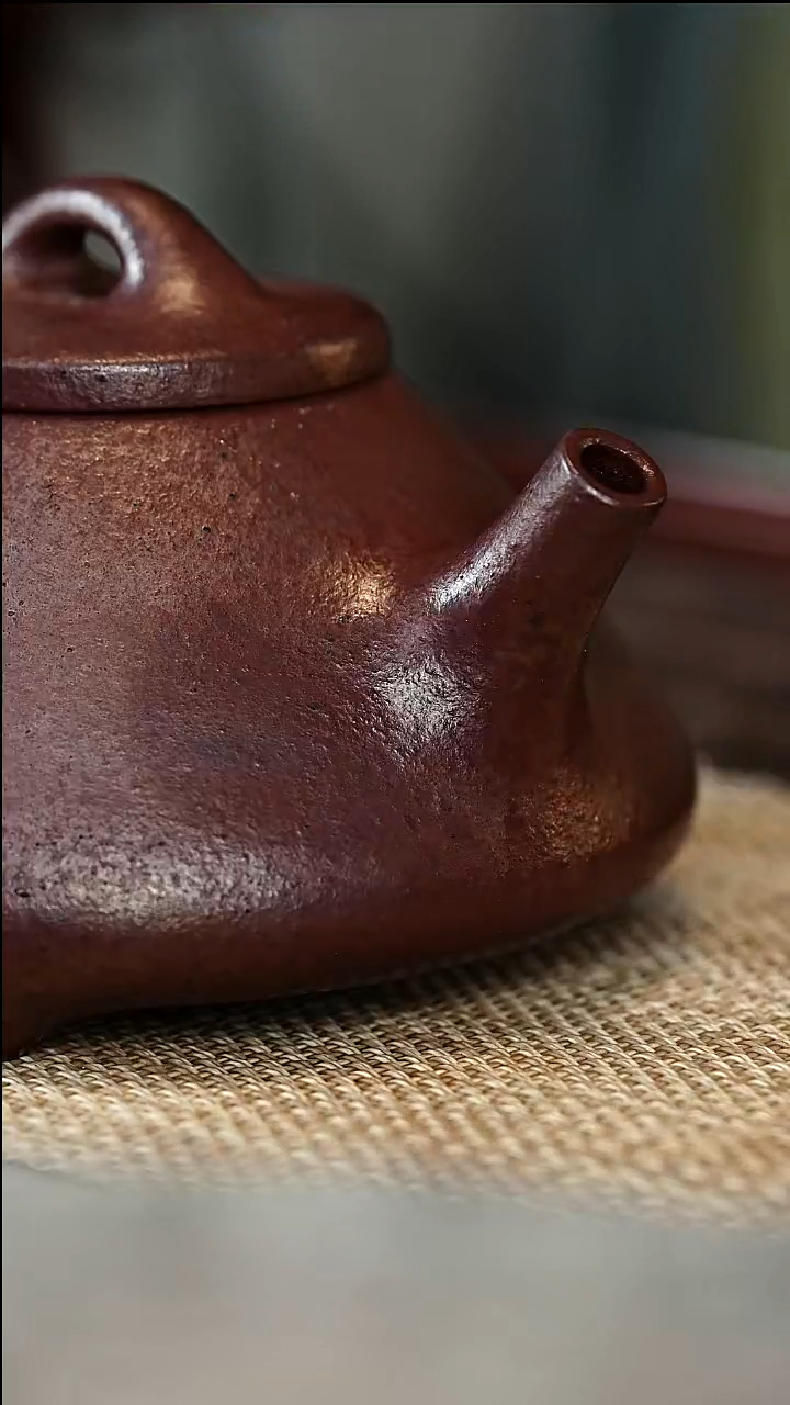 茶壶紫砂?**?微瑕石红子冶220容量
