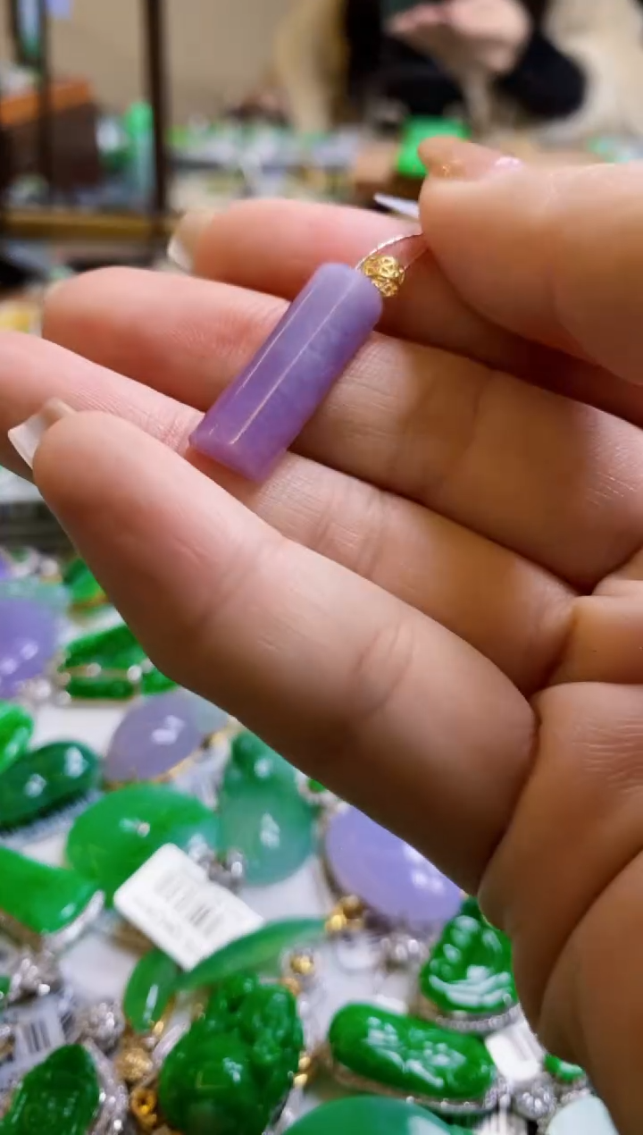 【闪购商品】定制翡翠18K金镶嵌吊坠