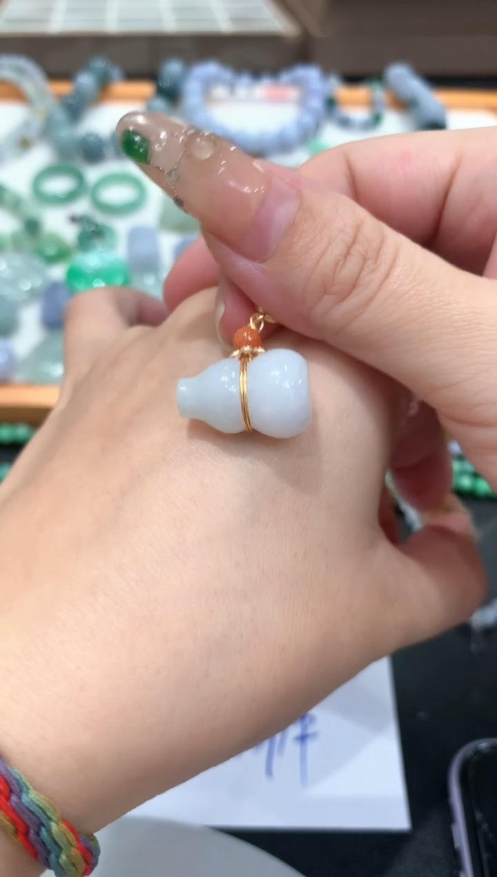 翡翠合金颈饰翡翠
