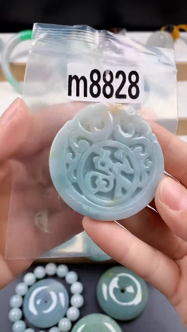 颈饰未镶嵌翡翠天然翡翠吊坠挂件