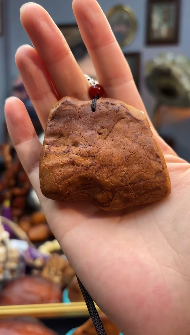 琥珀颈饰未镶嵌吊坠