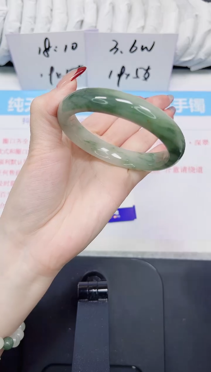 【闪购商品】石英质玉手镯未镶嵌345