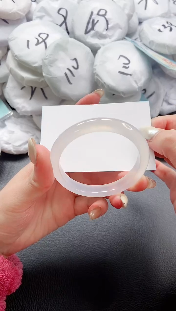 【闪购商品】石英质玉手镯未镶嵌 7L13-54