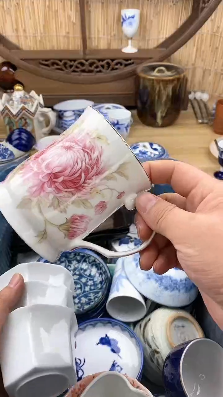 瓷片新号开播 全程放漏~蹲一下