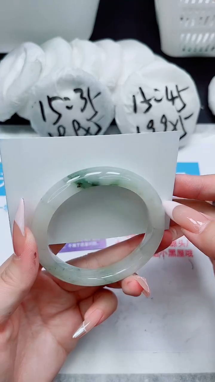 【闪购商品】石英质玉手镯未镶嵌189