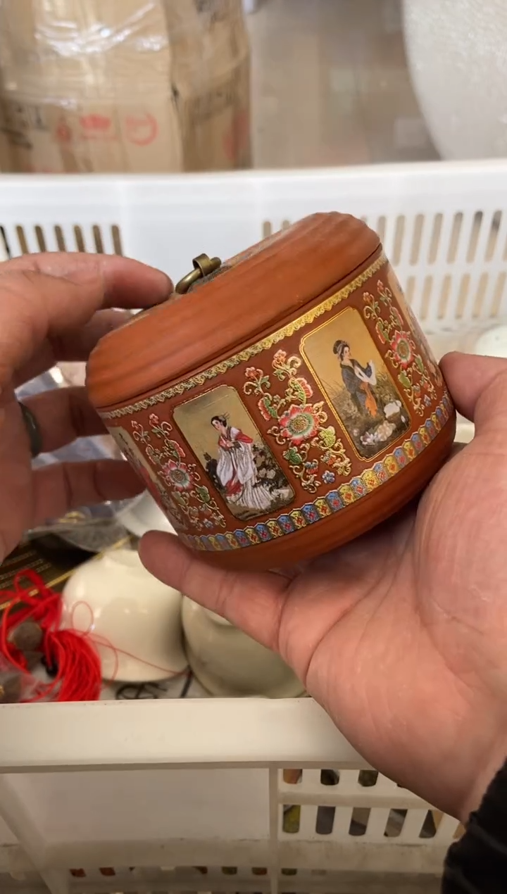 杯无运费险有瑕疵的摄影的产品有使用过的痕迹有点脏介意勿拍