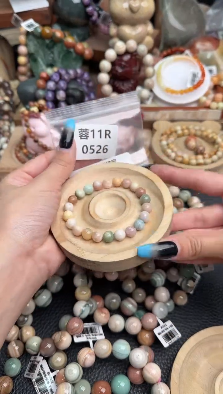 【闪购商品】石英质玉未镶嵌手链11R0526