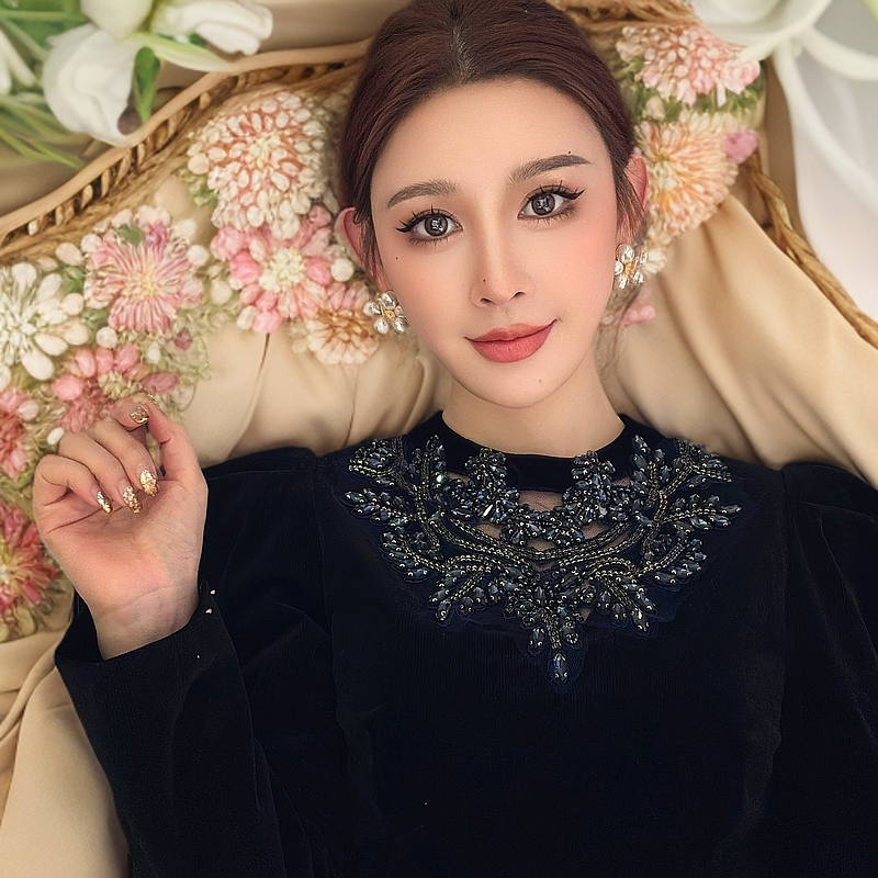 气质轻奢镂空满钻假领子蕾丝气质网红时尚百搭黑色秋冬镶钻AZ089