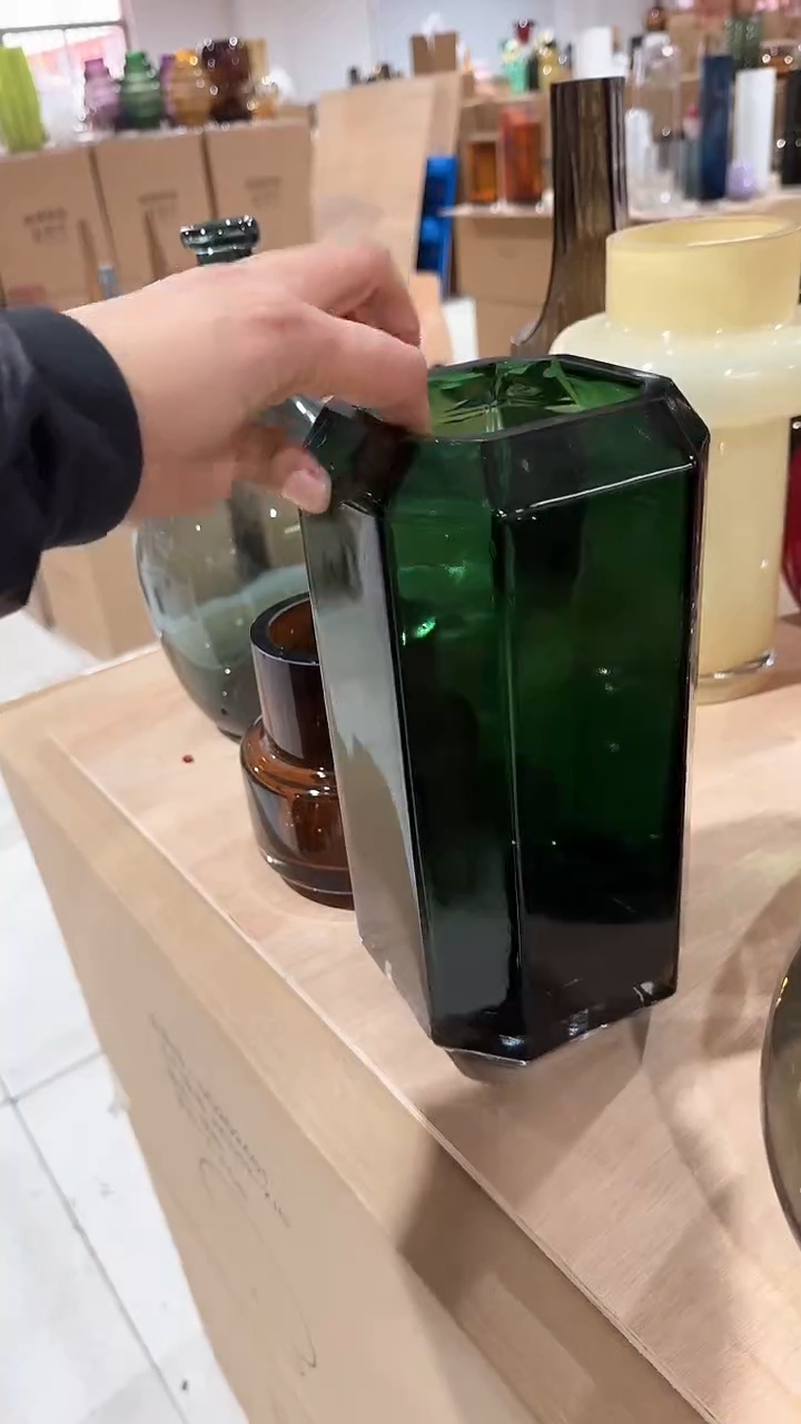 【闪购商品】玻璃绿色方瓶