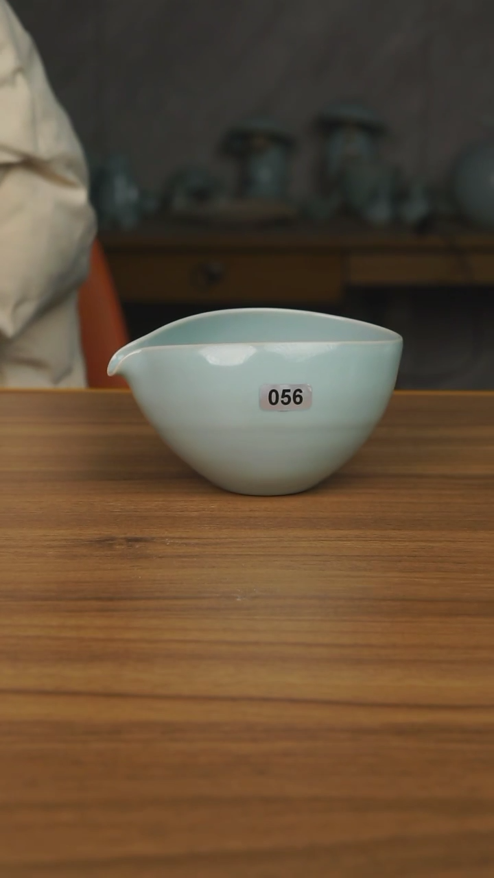 【闪购商品】杯056号天青釉手拉胚公道杯微瑕