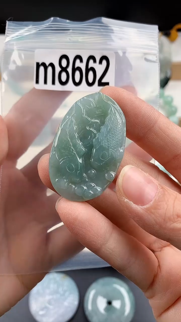 颈饰未镶嵌翡翠天然翡翠吊坠挂件