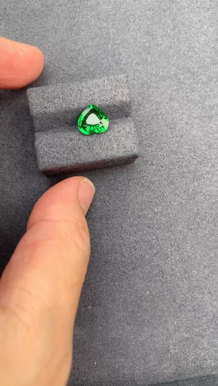 【闪购商品】石榴石（沙弗莱）裸石未镶嵌2ct沙弗莱
