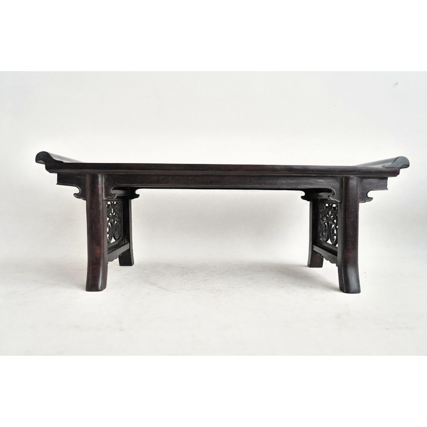 文华开物第218期拍品 11 清代 紫檀嵌金丝楠木案几