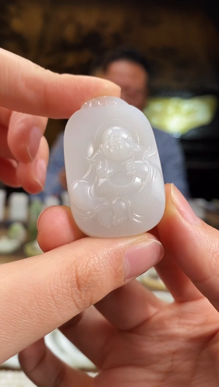 颈饰未镶嵌和田玉佛牌 且末料 飘糖 全品相过眼过灯