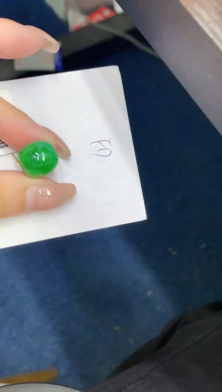 翡翠未镶嵌颈饰000000000000