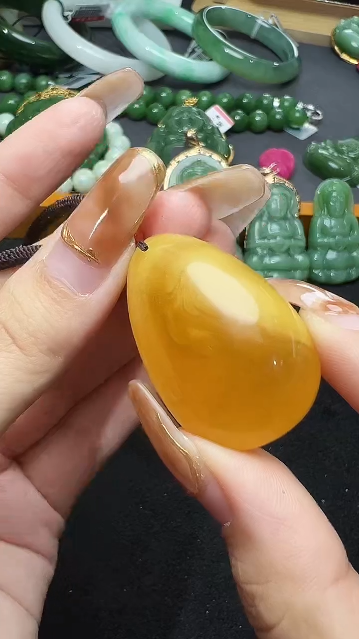 【闪购商品】蜜蜡吊坠(赠链)未镶嵌42