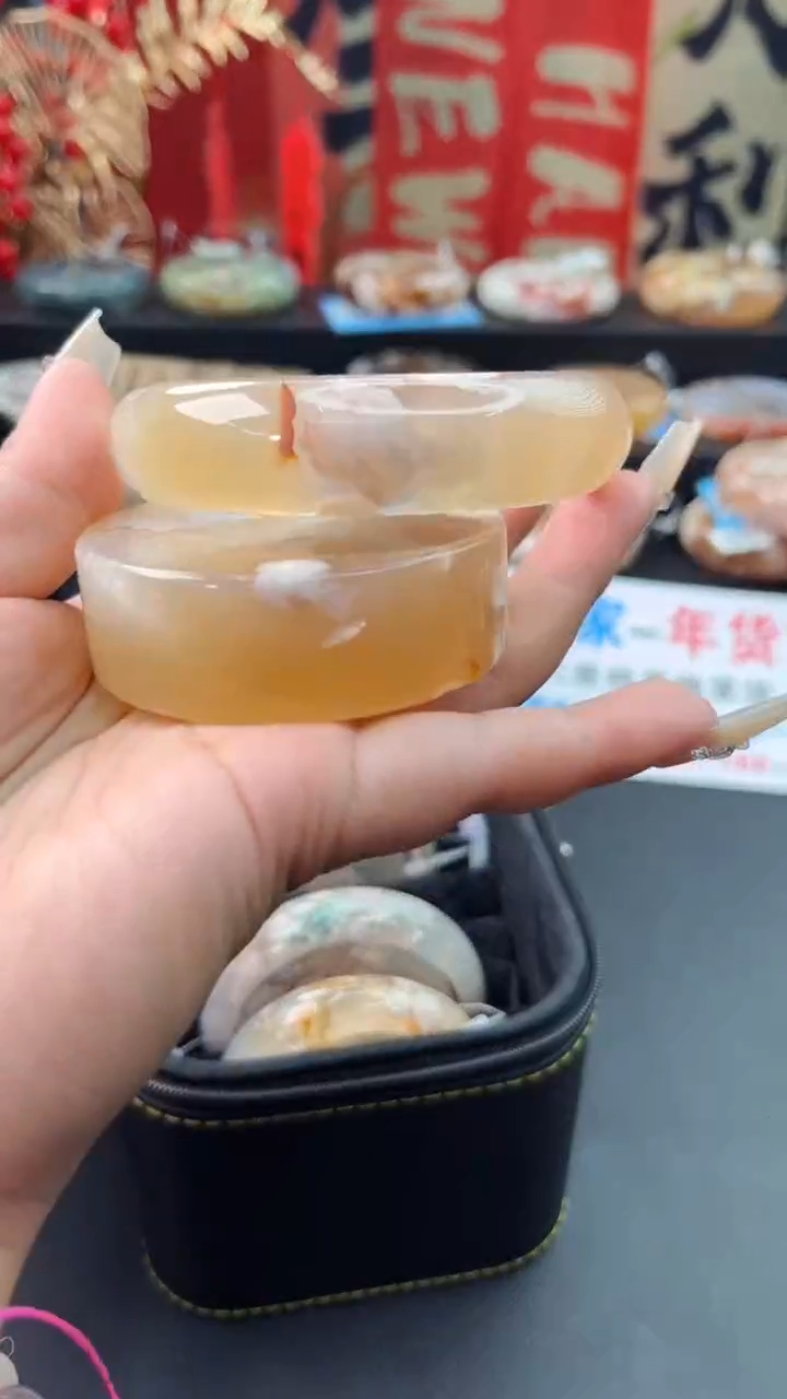 【闪购商品】石英质玉手镯未镶嵌赠送镯心（63圈口）