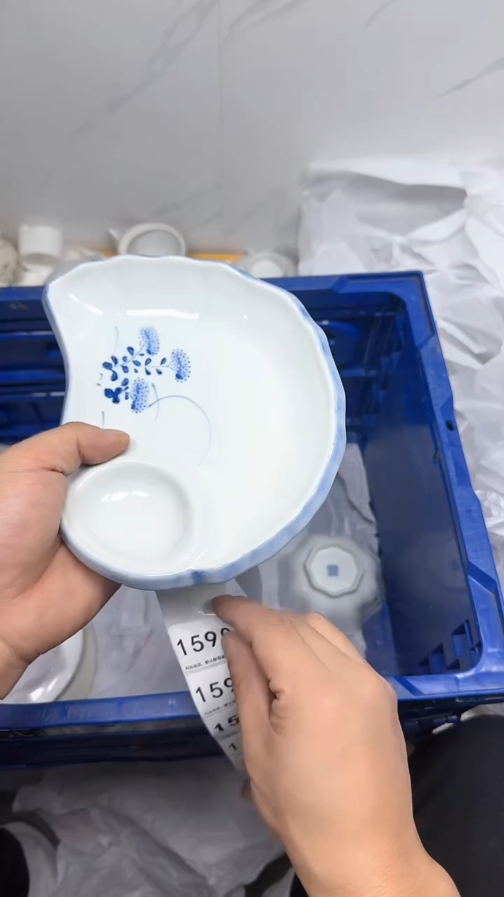 【闪购商品】1590回流瓷器默认微瑕，18.8包邮