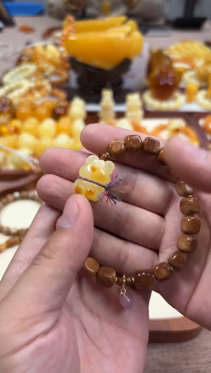 【闪购商品】蜜蜡裸石未镶嵌手串
