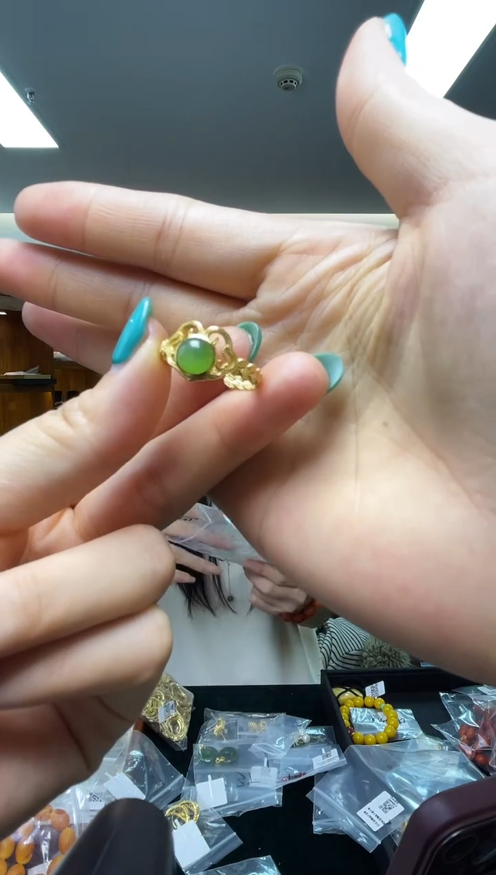 未镶嵌戒指和田玉（多样性发一件）