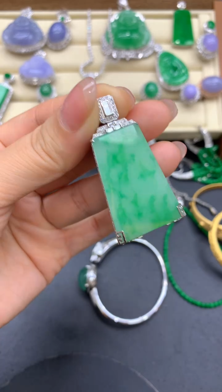 【闪购商品】翡翠颈饰18K金镶嵌589 -中国好珍宝