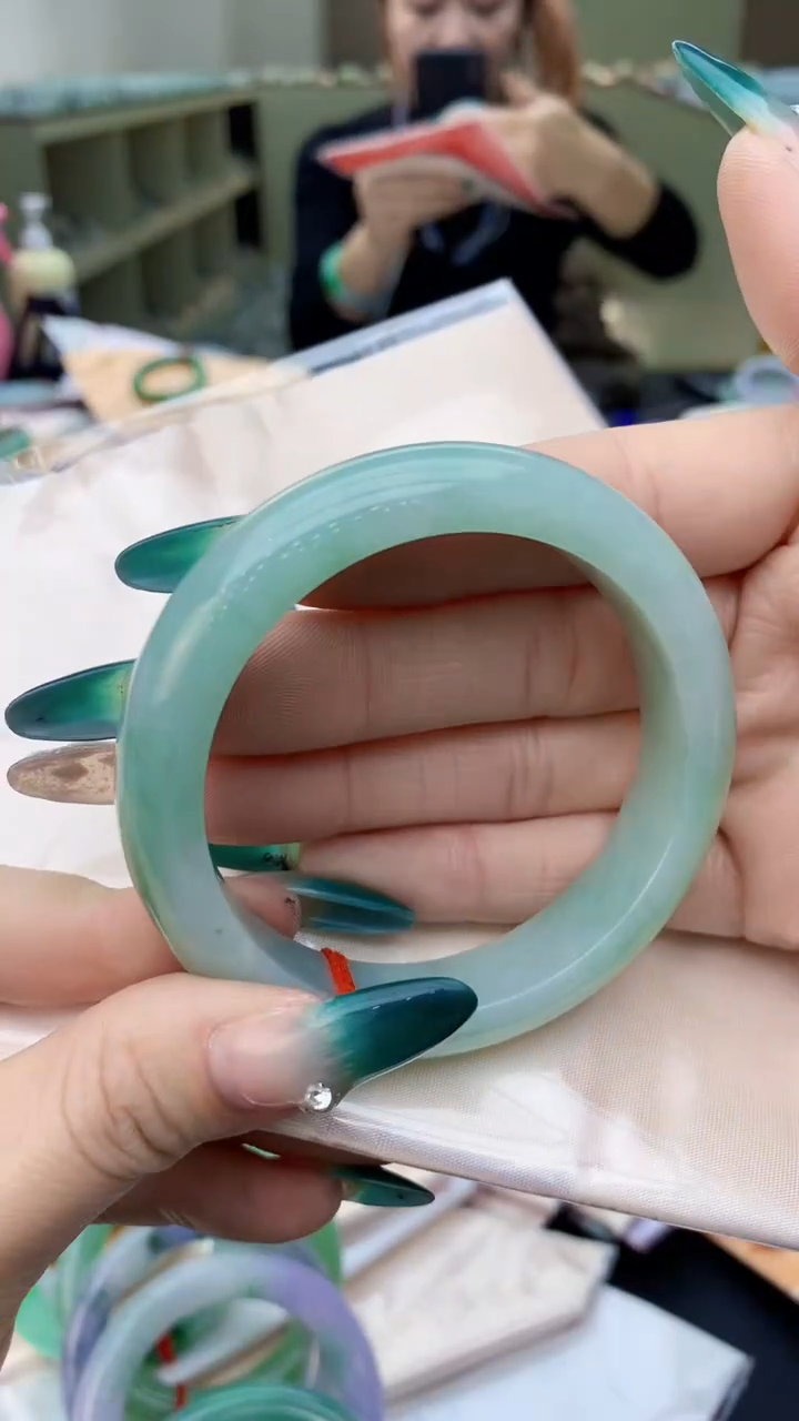 【闪购商品】翡翠手镯未镶嵌0900736576