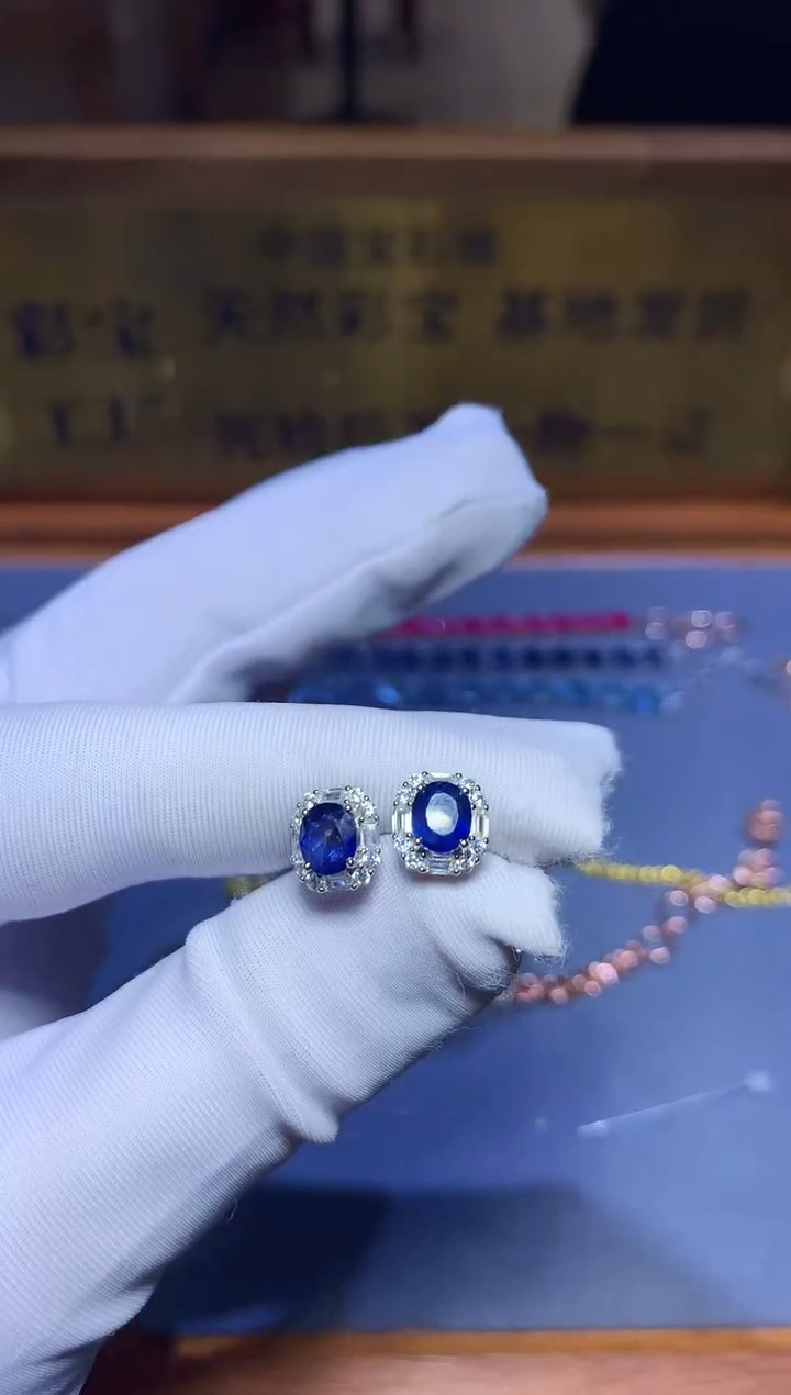 【闪购商品】蓝宝石耳饰银S925镶嵌........