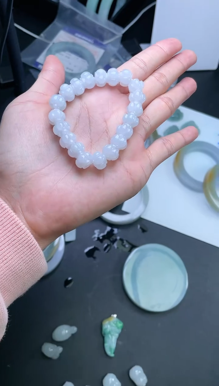 【闪购商品】翡翠挂件未镶嵌莲花珠串