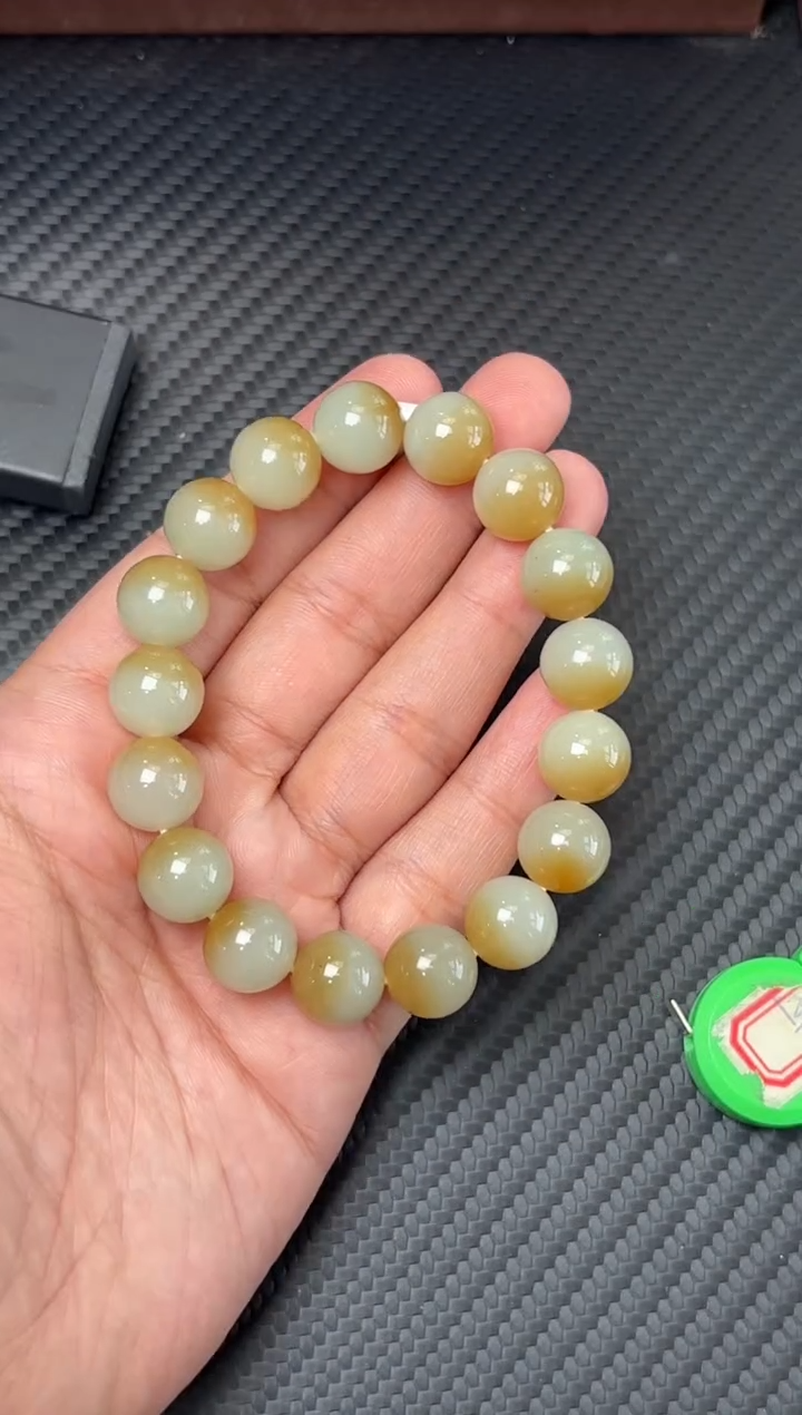 未镶嵌手串和田玉若羌微色差卡12h