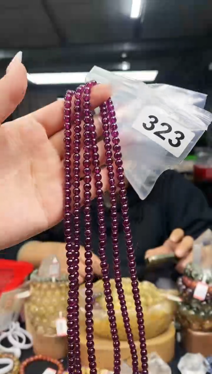 【闪购商品】石榴石手串未镶嵌手串323多样性发其一