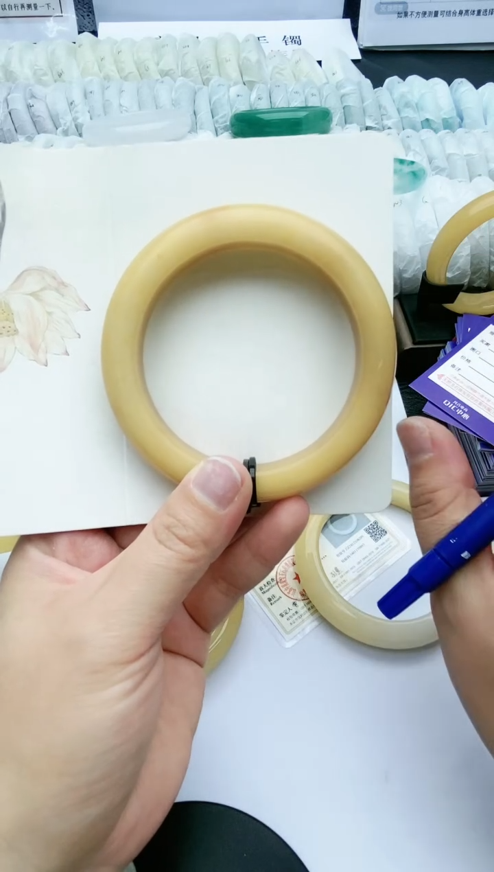 【闪购商品】石英质玉手镯未镶嵌S52-64-65