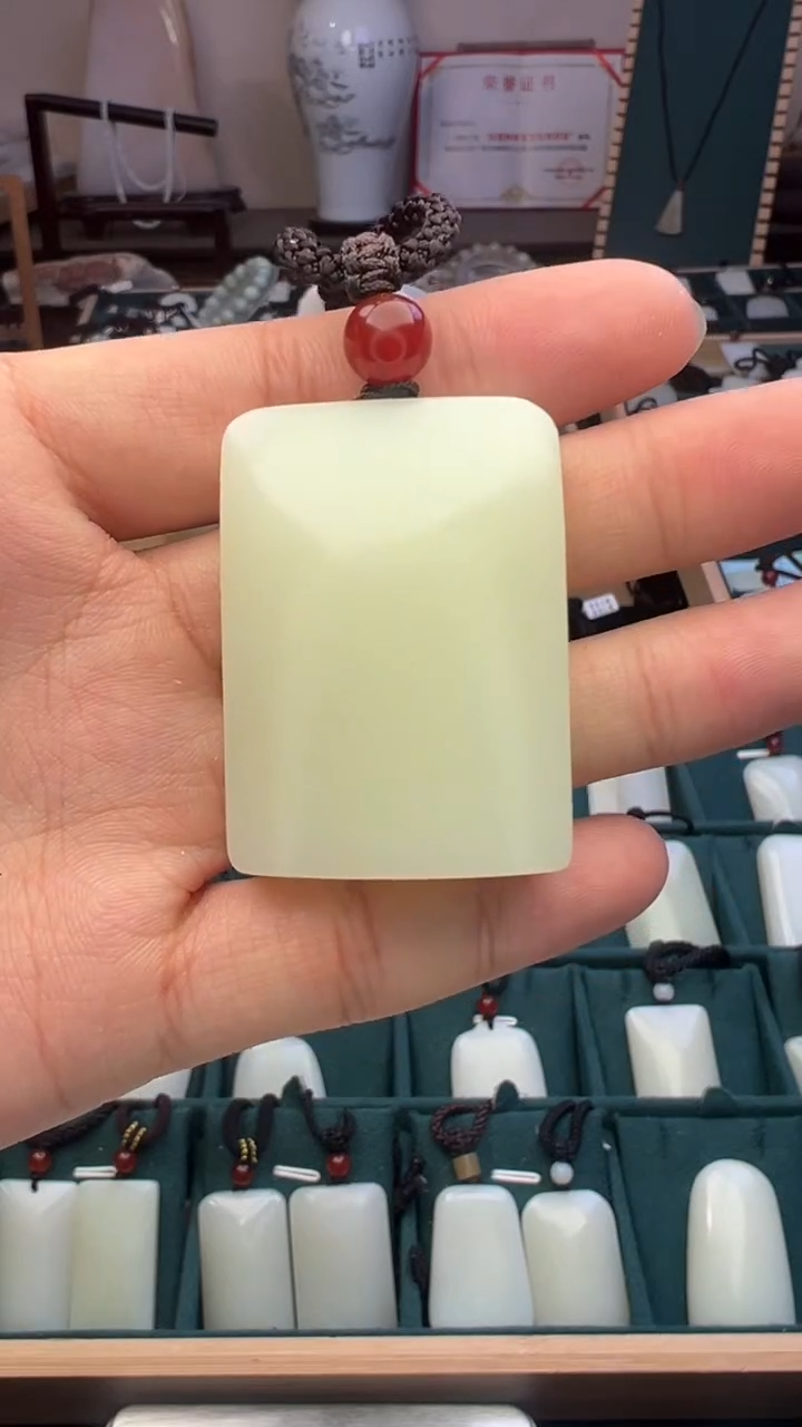 【闪购商品】和田玉颈饰未镶嵌D