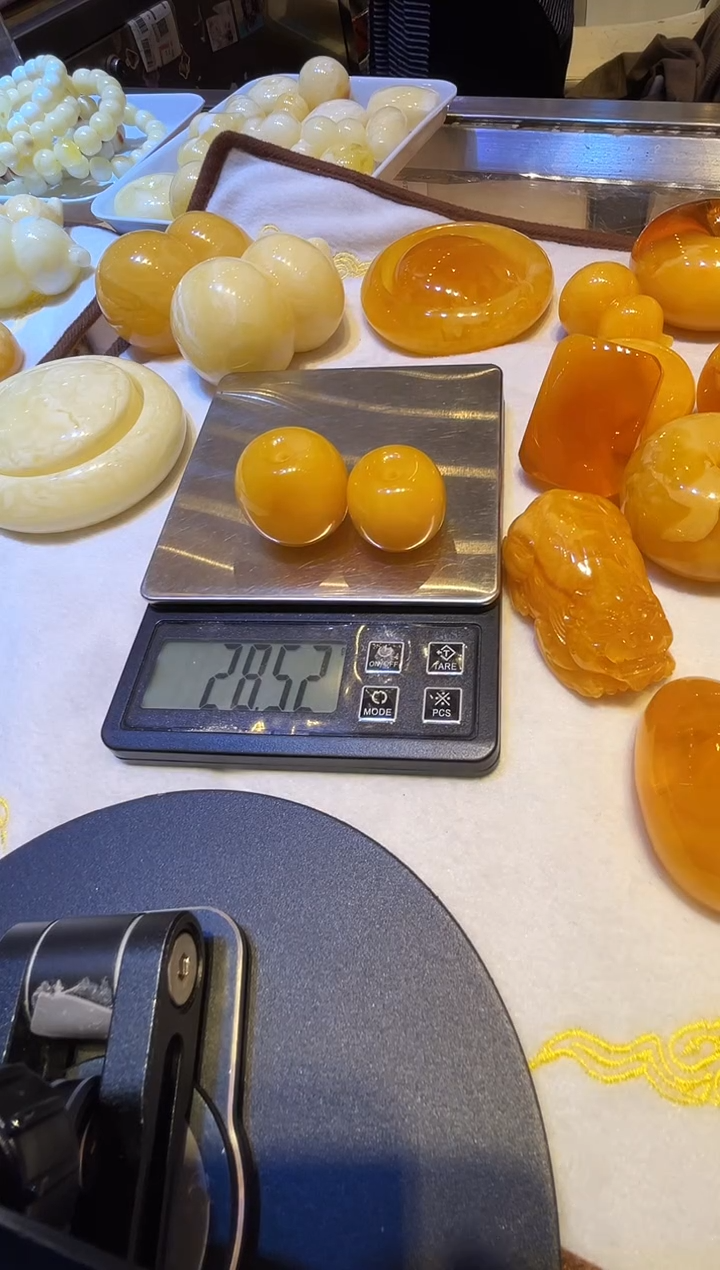 裸石蜜蜡未镶嵌定99总 28.52 g总3920