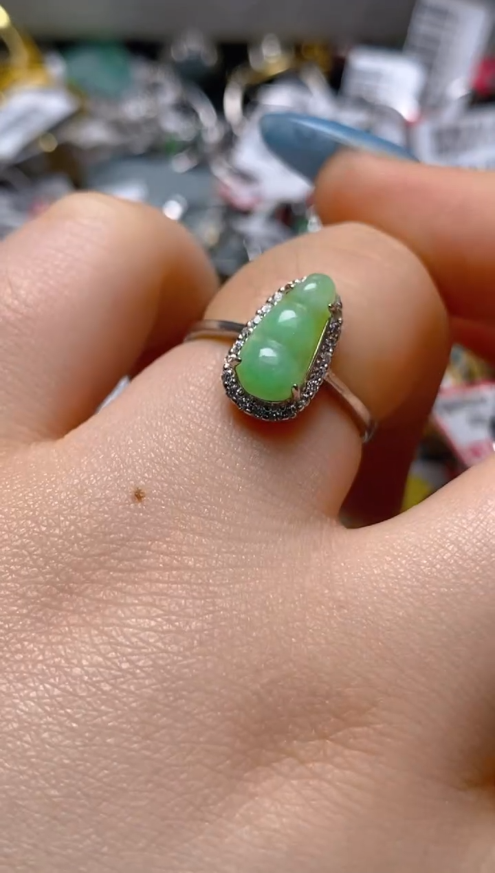 银S925镶嵌戒指翡翠百内无证书