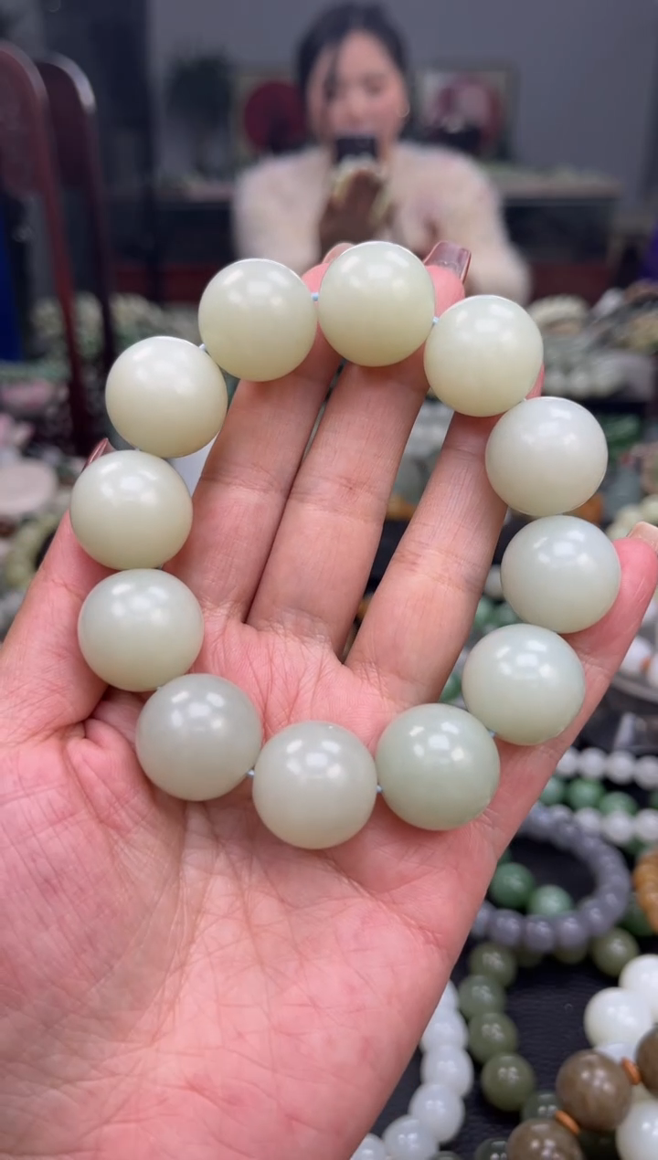 【闪购商品】和田玉手串未镶嵌新疆且末高青 白卡20