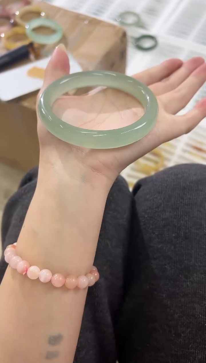未镶嵌手镯石英质玉167-63D