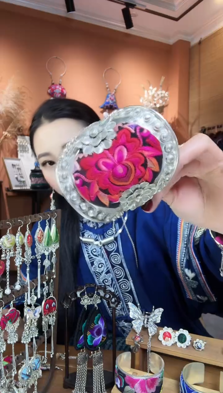【闪购商品】刺绣纯手工民族风手镯