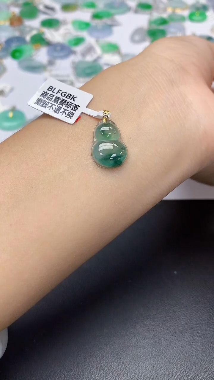 翡翠18K金镶嵌颈饰天然缅甸a货翡翠