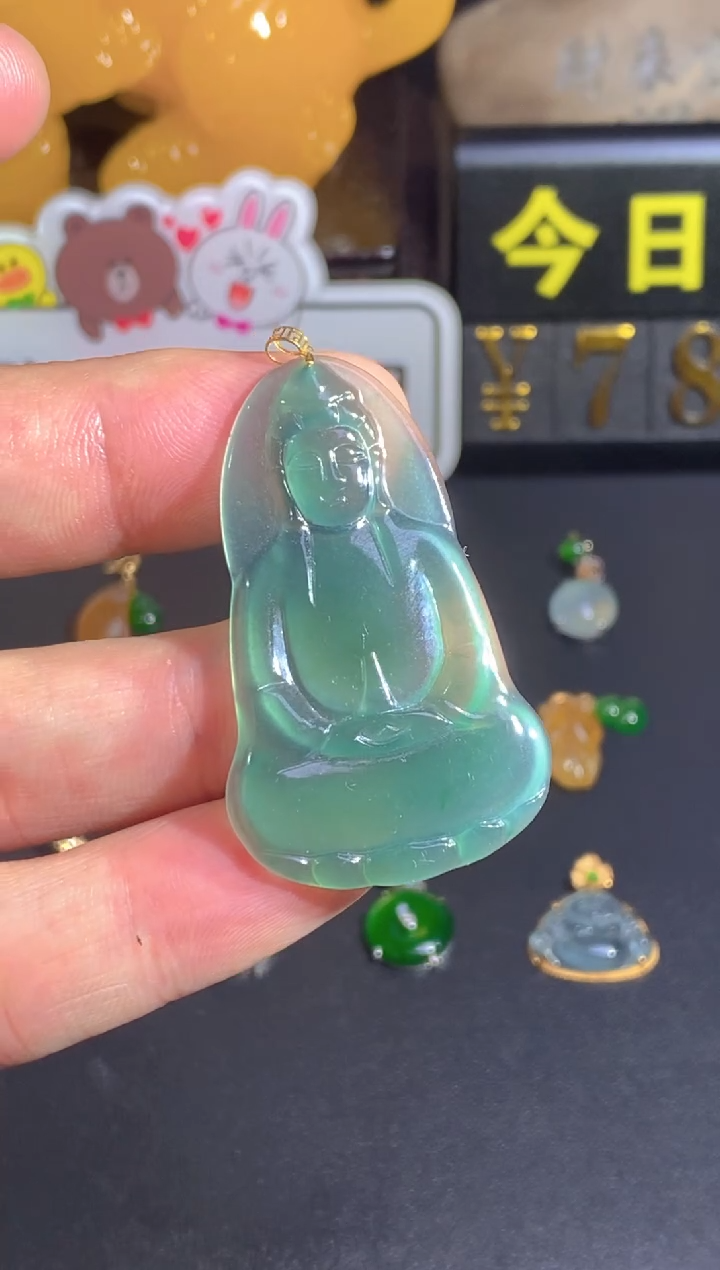 颈饰18K金镶嵌翡翠     
