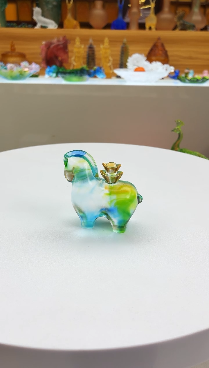 手工艺品琉璃彩色马上有钱摆件7*7公分