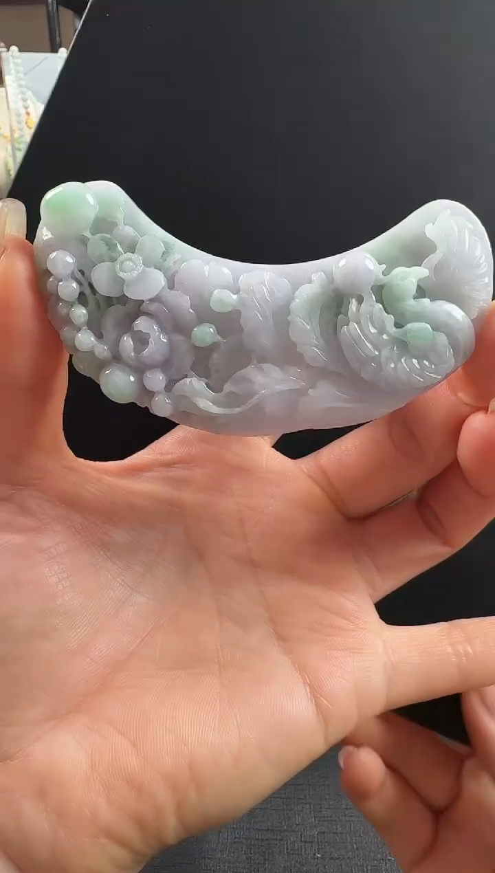 颈饰未镶嵌翡翠弯弯