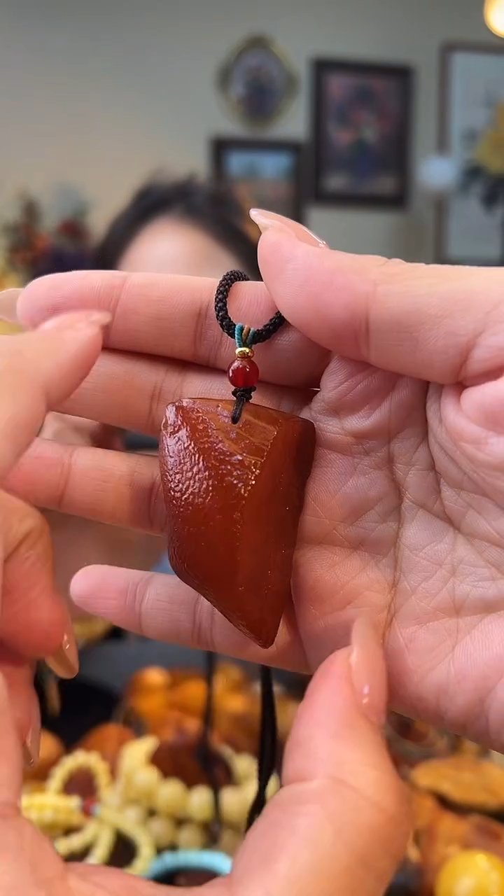 琥珀颈饰未镶嵌吊坠