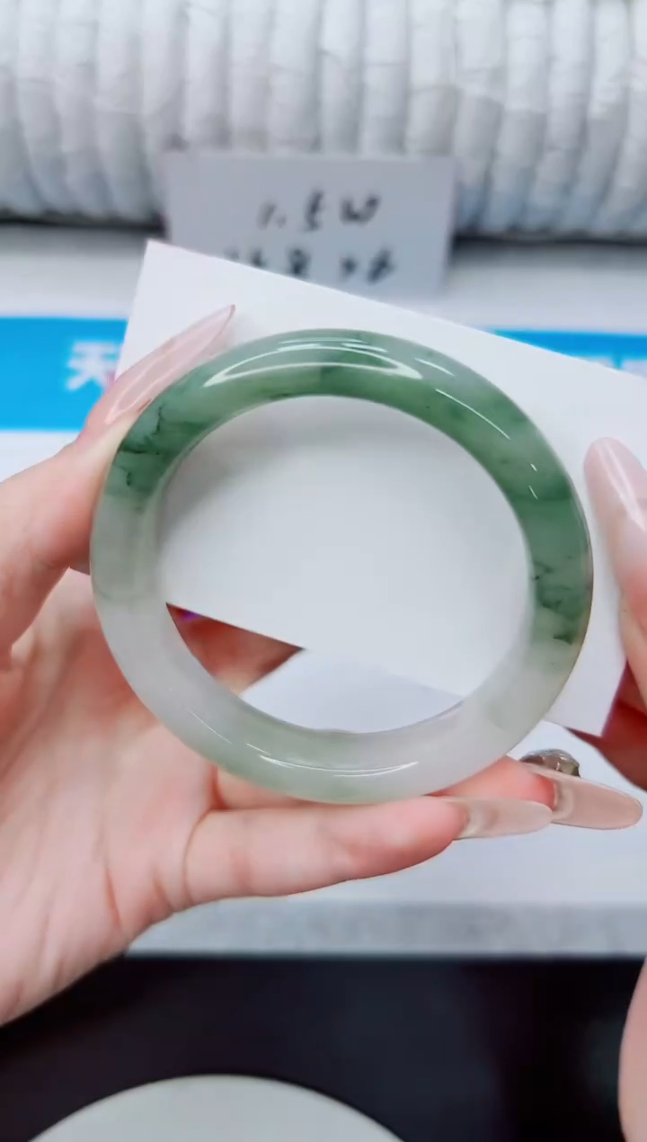 石英质玉手镯未镶嵌195/56