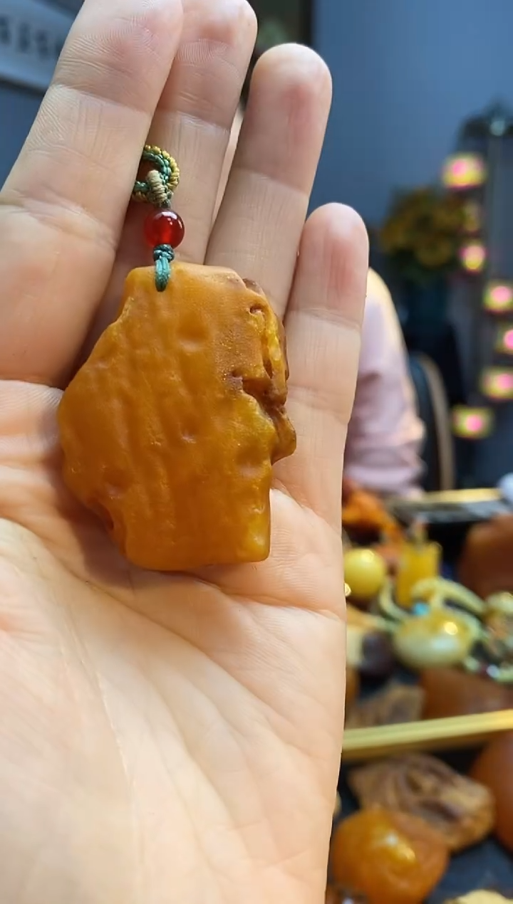 琥珀颈饰未镶嵌吊坠